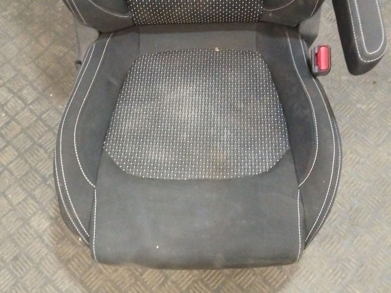 Recambio de asiento delantero derecho para maxus edeliver 3 furgoneta electric referencia OEM IAM 4222156 2021113 