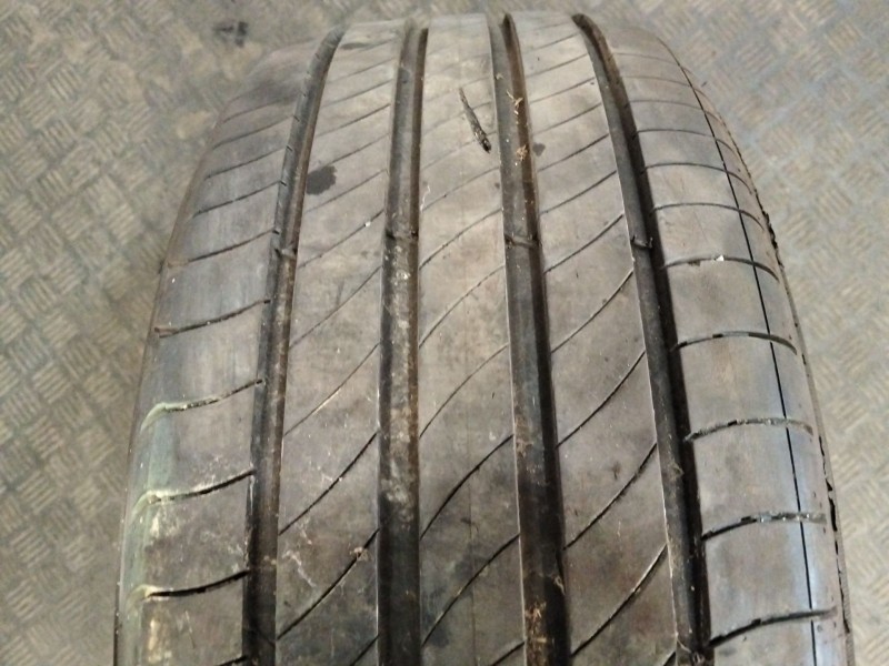 Recambio de neumatico ocasión para neumatico neumatico ocasion referencia OEM IAM 215/50/R18 92W MICHELIN 