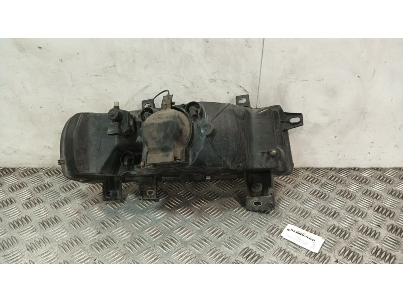 Recambio de faro izquierdo para renault master ii furgoneta (fd) 1.9 dci 80 referencia OEM IAM 38210748  