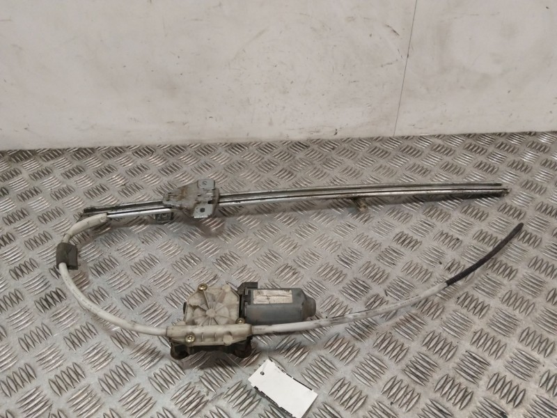 Recambio de elevalunas delantero izquierdo para renault master ii furgoneta (fd) 1.9 dci 80 referencia OEM IAM 7700351294  