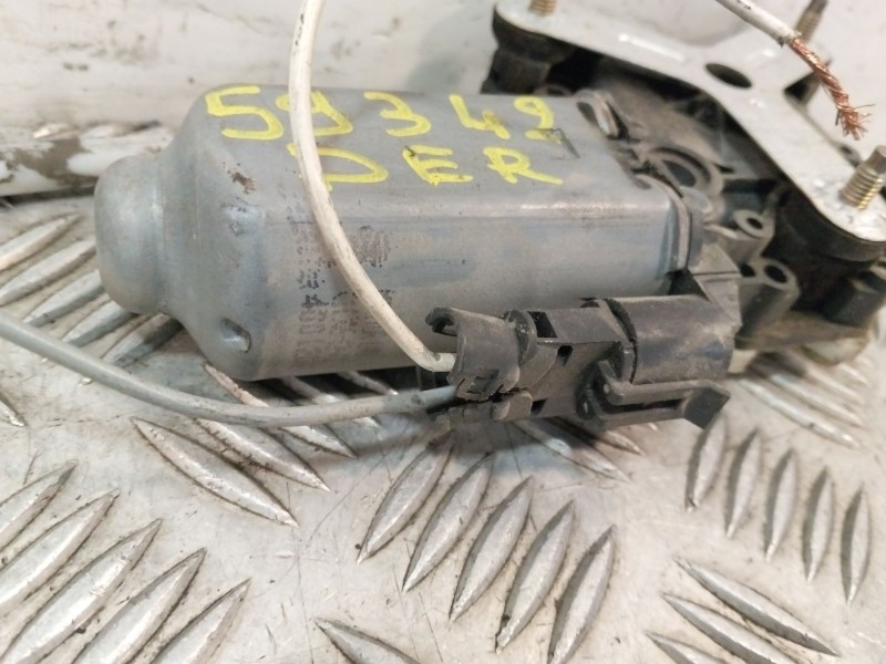 Recambio de elevalunas delantero derecho para renault master ii furgoneta (fd) 1.9 dci 80 referencia OEM IAM 0850212  