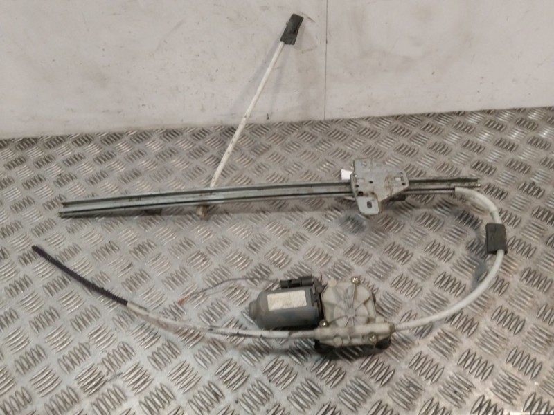 Recambio de elevalunas delantero derecho para renault master ii furgoneta (fd) 1.9 dci 80 referencia OEM IAM 0850212  