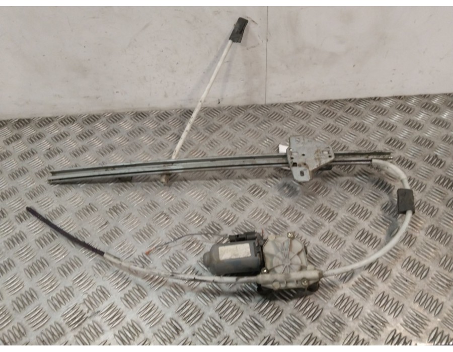 Recambio de elevalunas delantero derecho para renault master ii furgoneta (fd) 1.9 dci 80 referencia OEM IAM 0850212  