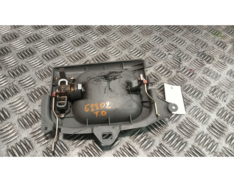 Recambio de maneta interior lateral derecha para kia carnival ii (gq) 2.9 crdi referencia OEM IAM K53A72330  