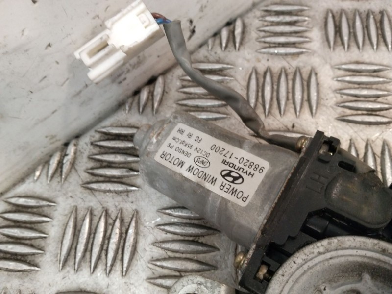Recambio de elevalunas trasero derecho para hyundai matrix (fc) 1.6 referencia OEM IAM 9882017200  