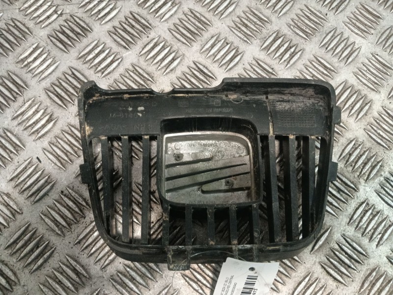 Recambio de rejilla paragolpes central para seat ibiza iii (6l1) 1.9 tdi referencia OEM IAM 6K0853654D  
