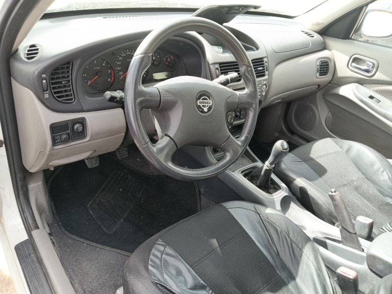 nissan almera ii hatchback (n16) del año 2001