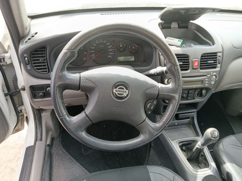 nissan almera ii hatchback (n16) del año 2001