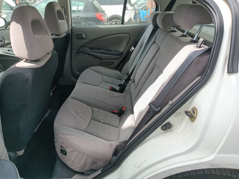 nissan almera ii hatchback (n16) del año 2001