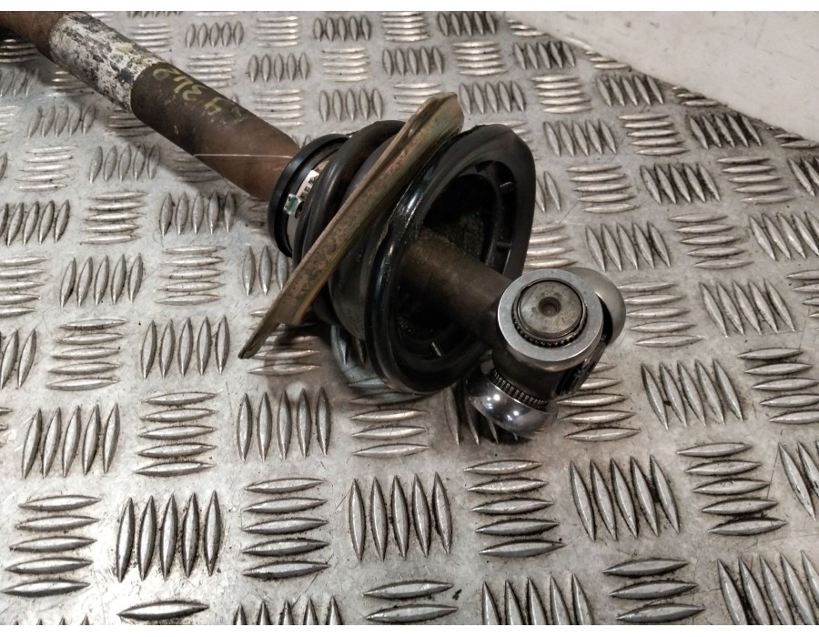 Recambio de transmision delantera izquierda para renault master ii furgoneta (fd) 1.9 dci 80 referencia OEM IAM 7711135278  