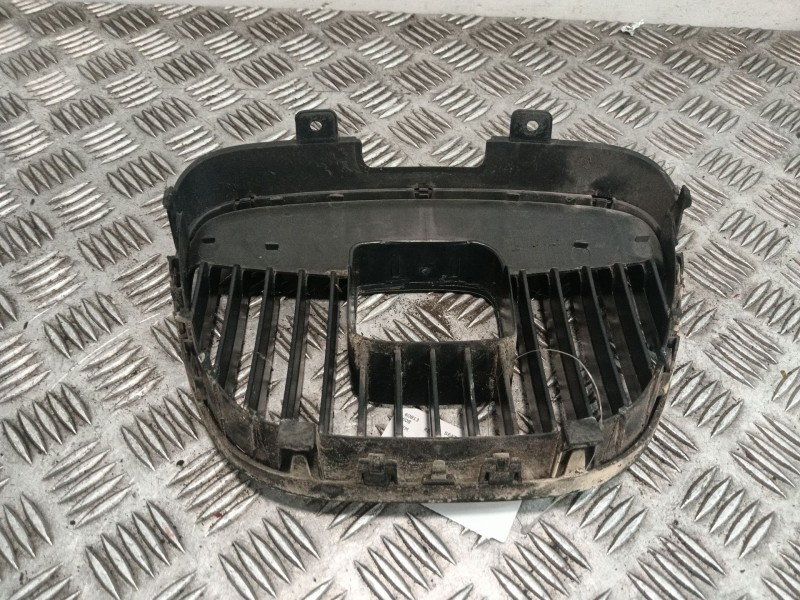 Recambio de rejilla paragolpes delantero para seat ibiza iii (6l1) 1.9 tdi referencia OEM IAM 6L853654  