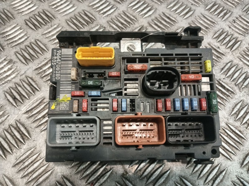 Recambio de caja reles / fusibles para citroën c4 i (lc_) 1.4 16v referencia OEM IAM 9664706280  
