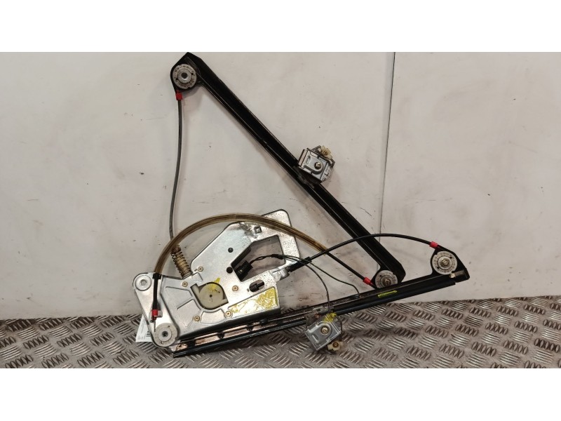 Recambio de elevalunas delantero derecho para bmw 5 (e39) 525 i referencia OEM IAM 8252392  