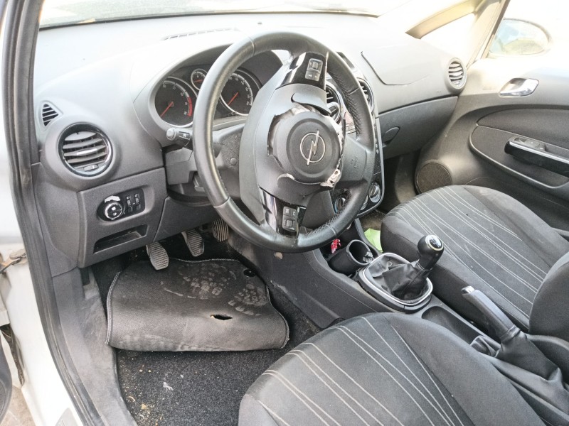 opel corsa d (s07) del año 2010