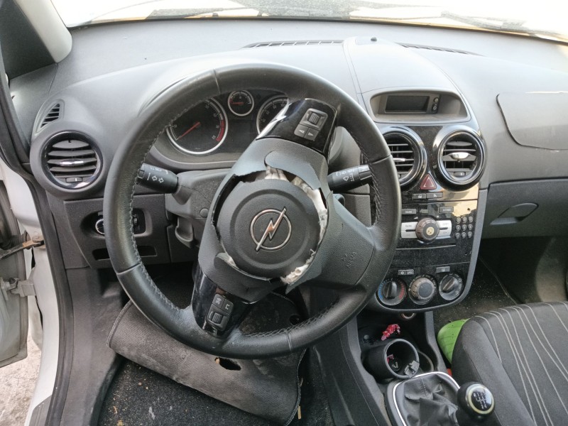 opel corsa d (s07) del año 2010