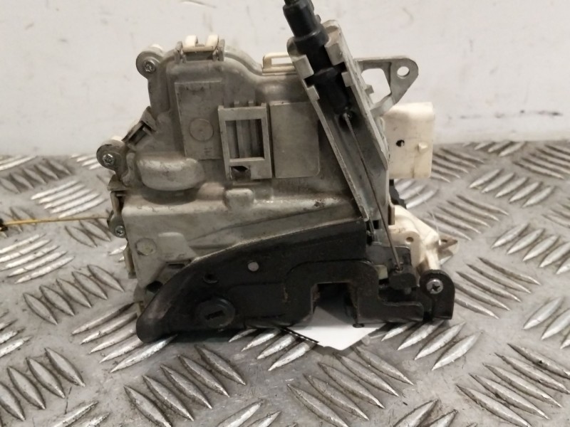 Recambio de cerradura puerta trasera izquierda para seat altea xl (5p5, 5p8) 1.6 tdi referencia OEM IAM 7L0839015D  