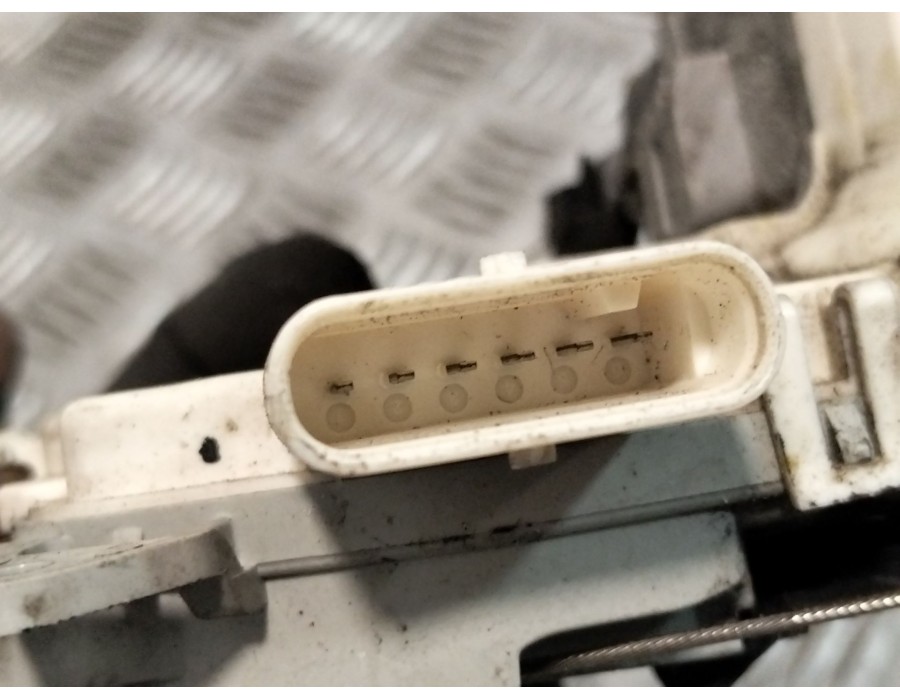 Recambio de cerradura puerta trasera izquierda para seat altea xl (5p5, 5p8) 1.6 tdi referencia OEM IAM 7L0839015D  