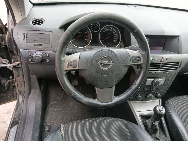opel astra h (a04) del año 2004