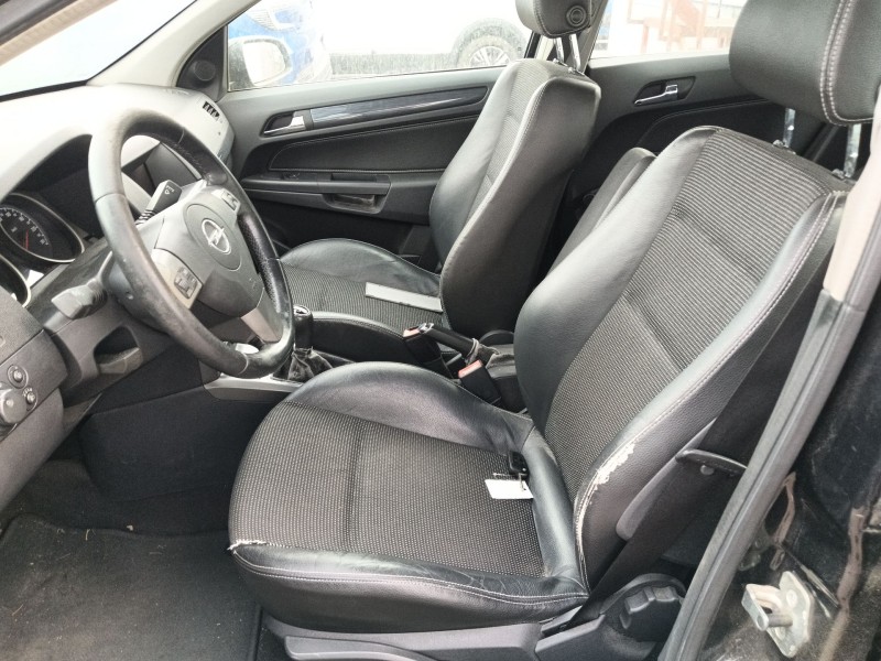 opel astra h (a04) del año 2004