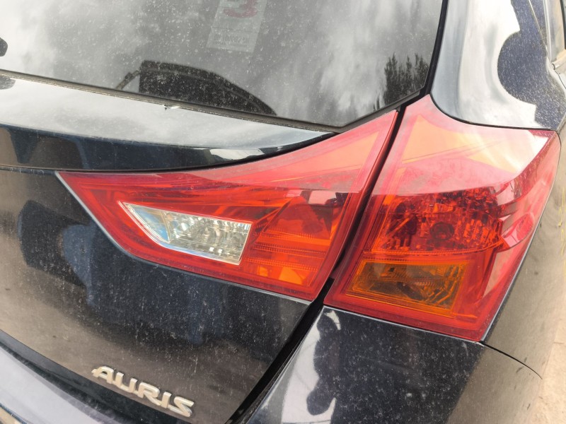 Recambio de piloto trasero derecho interior para toyota auris (_e18_) 1.6 (zre181_, zre185_) referencia OEM IAM 8158102460  