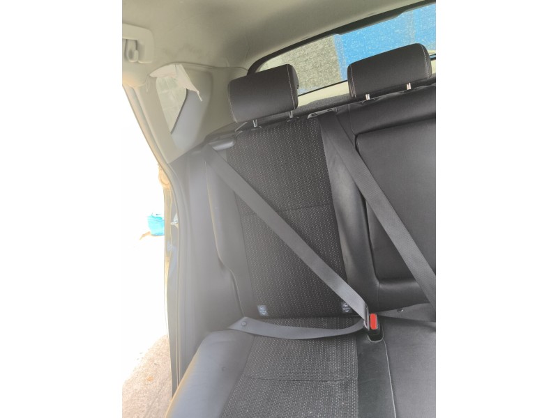 Recambio de enganche cinturon trasero derecho para toyota auris (_e18_) 1.6 (zre181_, zre185_) referencia OEM IAM 7338002080C0  