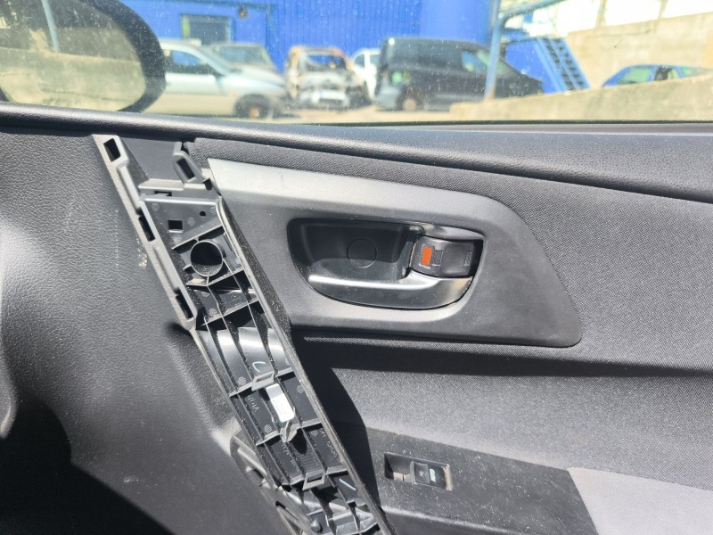 Recambio de maneta interior delantera derecha para toyota auris (_e18_) 1.6 (zre181_, zre185_) referencia OEM IAM 6920502330C0  