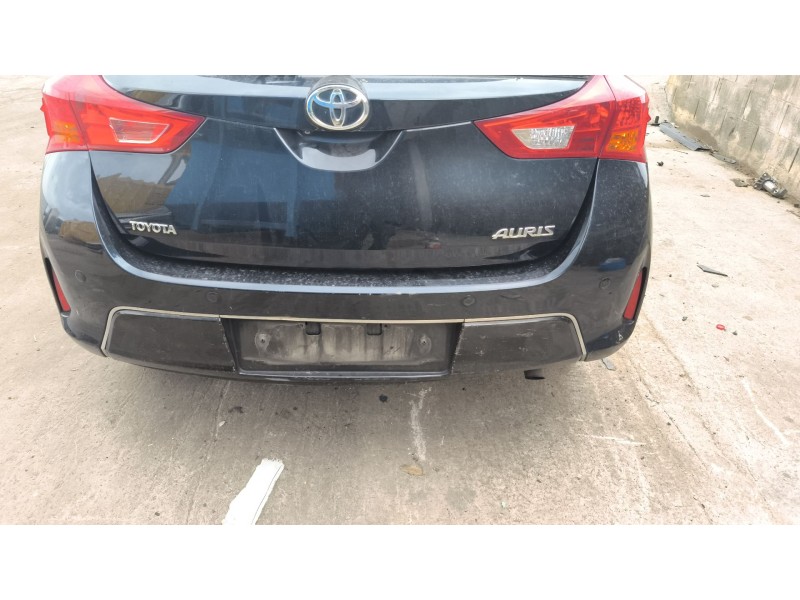 Recambio de paragolpes trasero para toyota auris (_e18_) 1.6 (zre181_, zre185_) referencia OEM IAM 5215902997  