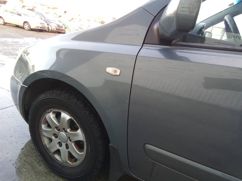 Recambio de aleta delantera izquierda para kia carnival 2.9 crdi cat referencia OEM IAM 0K52Y52211  