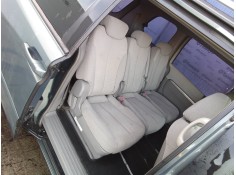 Recambio de asientos traseros para kia carnival 2.9 crdi cat referencia OEM IAM 4701558  