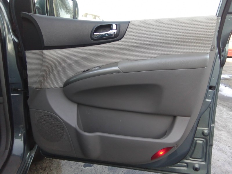 Recambio de guarnecido puerta delantera derecha para kia carnival 2.9 crdi cat referencia OEM IAM 823024D0568E  