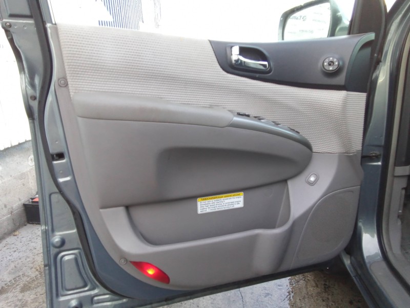 Recambio de guarnecido puerta delantera izquierda para kia carnival 2.9 crdi cat referencia OEM IAM 0K53D68420  