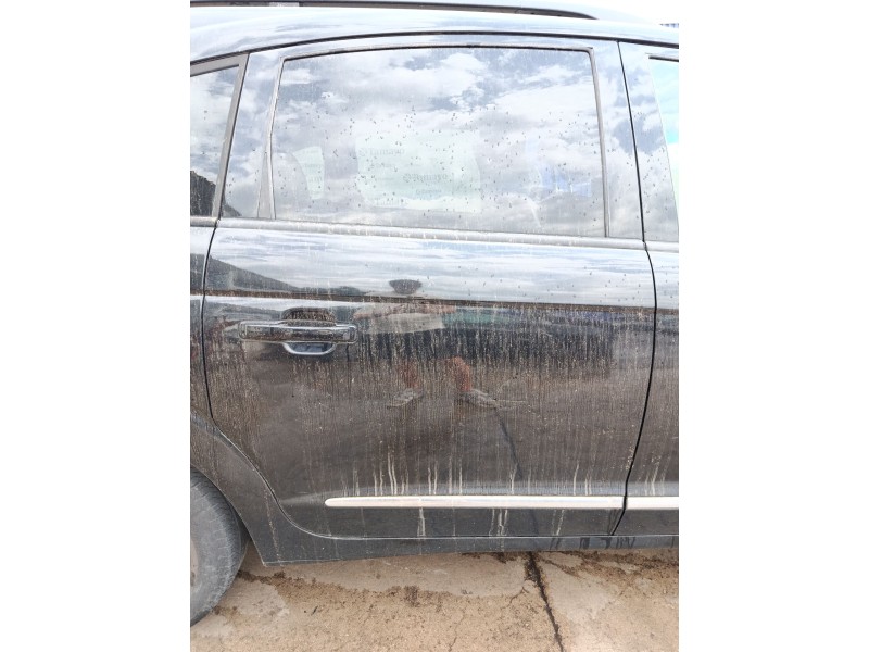 Recambio de puerta trasera derecha para ssangyong rodius referencia OEM IAM 6300421101  