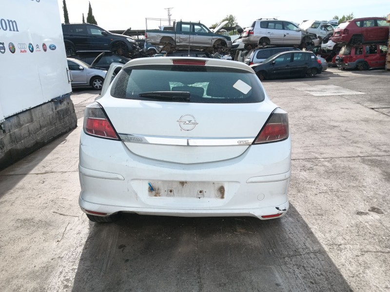 opel astra h gtc (a04) del año 2006