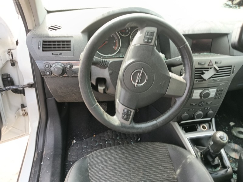 opel astra h gtc (a04) del año 2006