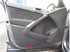 Recambio de guarnecido puerta delantera izquierda para volkswagen tiguan (5n1) 2.0 tdi referencia OEM IAM 5N1837113F  