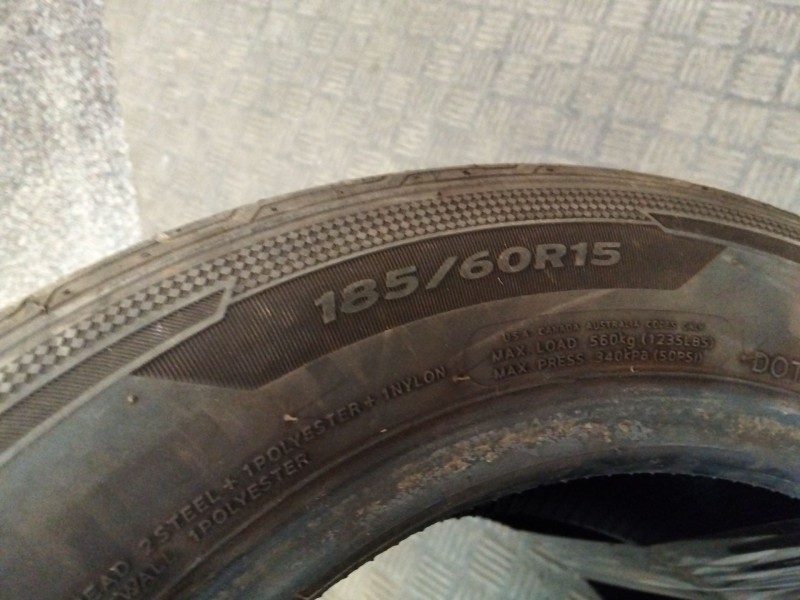 Recambio de neumatico pareja para neumatico neumatico ocasion referencia OEM IAM 185/60/R15 88H HANKOOK 