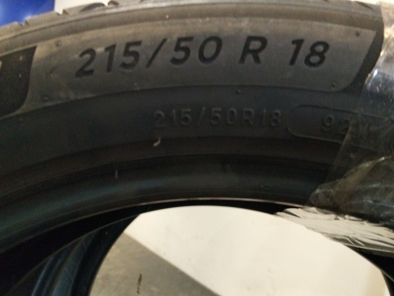 Recambio de neumatico pareja para neumatico neumatico ocasion referencia OEM IAM 215/50/R18 92W MICHELIN 
