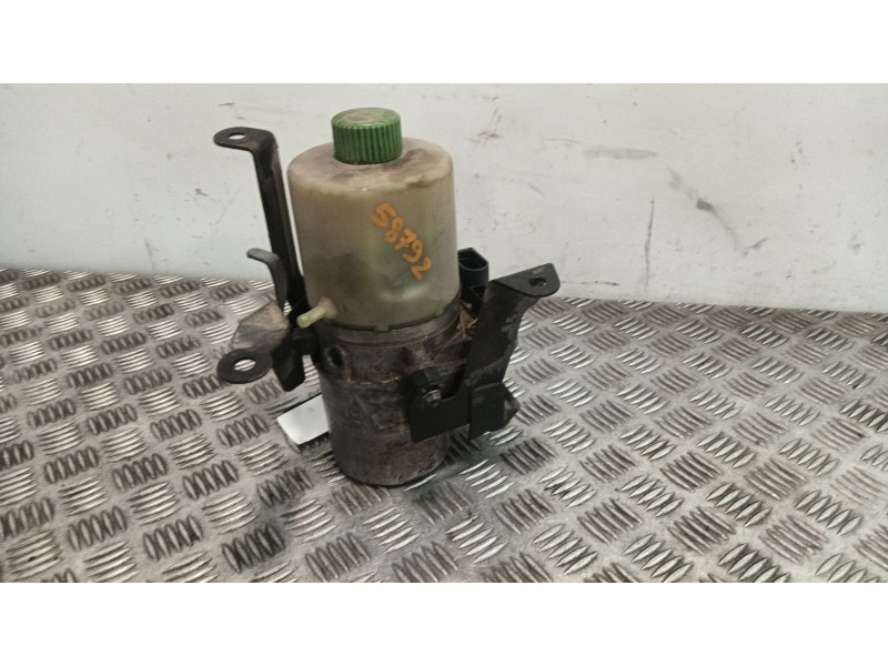 Recambio de bomba direccion para volkswagen polo (6r1) referencia OEM IAM 6R0423156A  