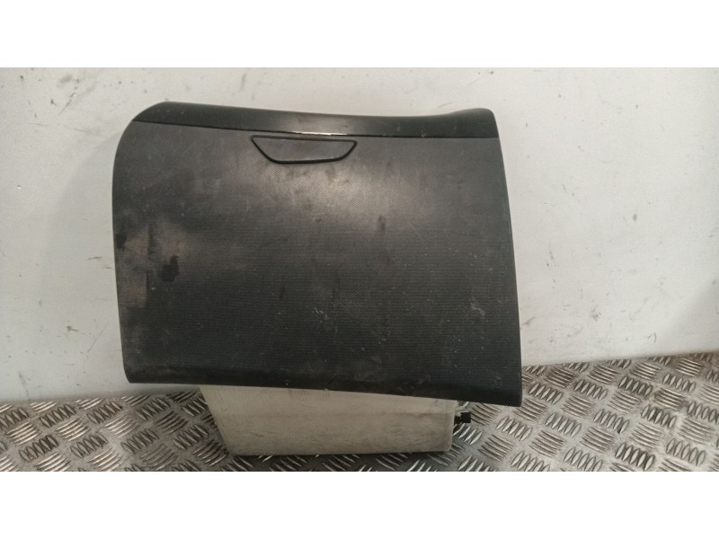 Recambio de guantera para renault captur referencia OEM IAM 134400  