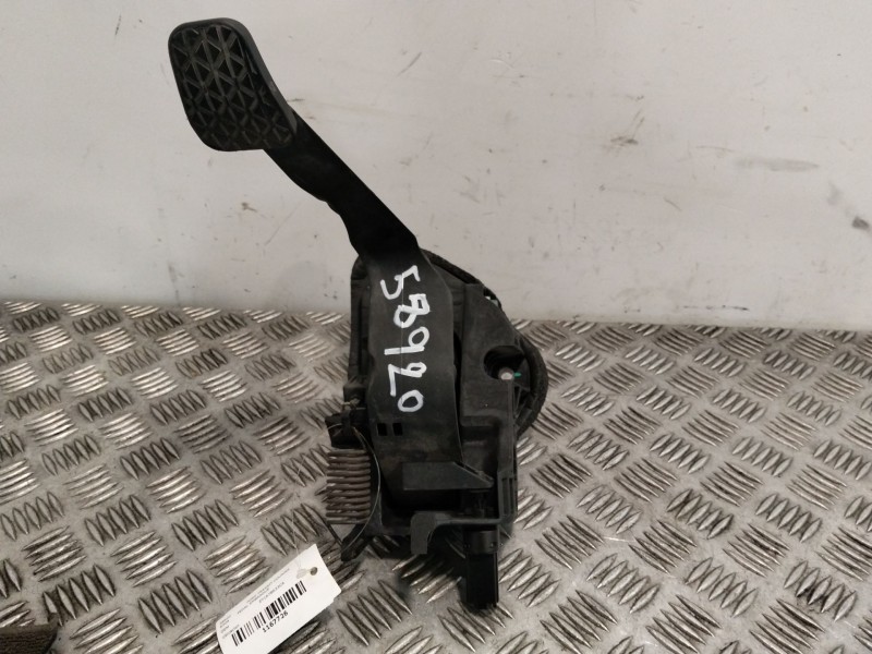 Recambio de pedal embrague para ford transit courier referencia OEM IAM EY167B633CA  