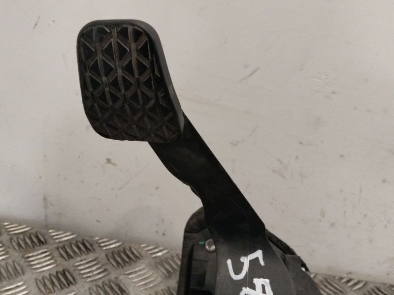 Recambio de pedal embrague para ford transit courier referencia OEM IAM EY167B633CA  