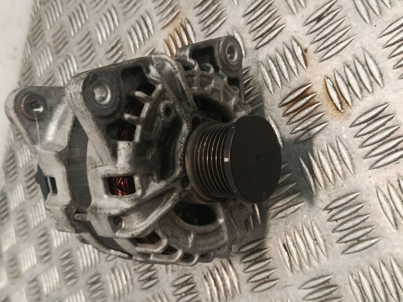 Recambio de alternador para renault kadjar (ha_, hl_) 1.3 tce 140 referencia OEM IAM 231009933R / 231001046R  