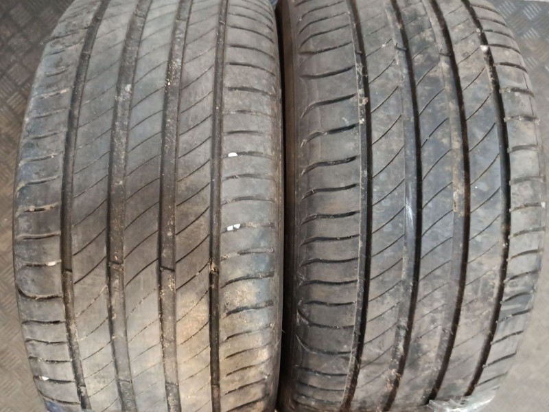 Recambio de neumatico pareja para neumatico neumatico ocasion referencia OEM IAM 235/45R17 97W MICHELIN PRIMANCY 4 