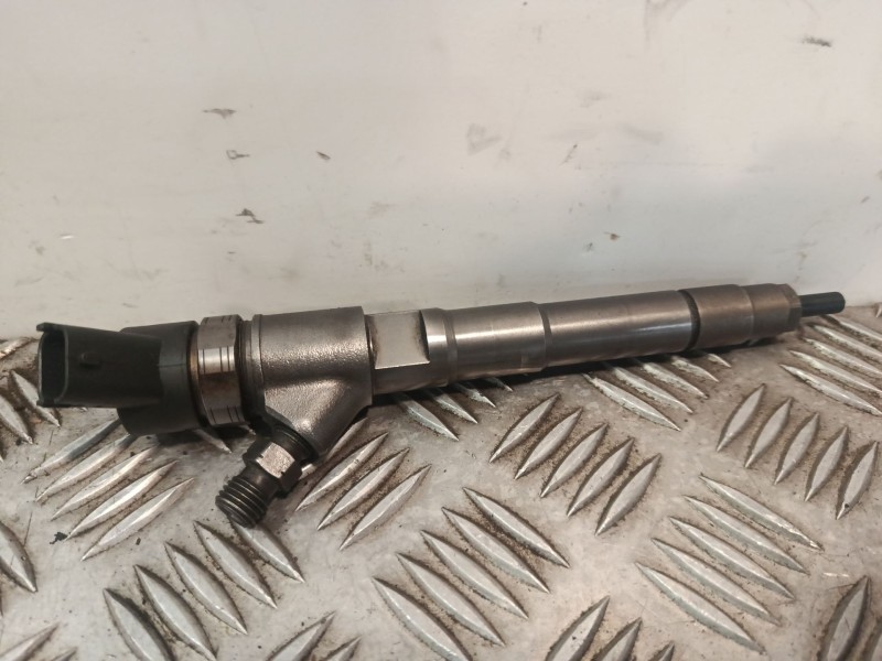 Recambio de inyector para iveco daily iv caja/chasis 35c14, 35s14, 35s14 /p referencia OEM IAM 504389548  