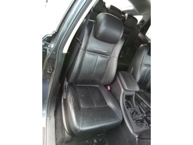 Recambio de asiento delantero derecho para ssangyong actyon 2.0 td cat referencia OEM IAM   