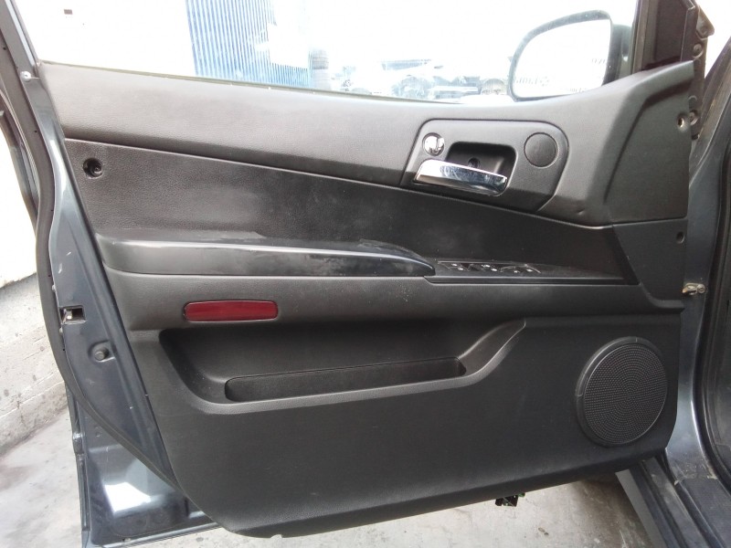 Recambio de guarnecido puerta delantera izquierda para ssangyong actyon 2.0 td cat referencia OEM IAM 7221809000  