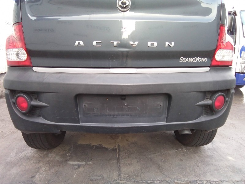 Recambio de paragolpes trasero para ssangyong actyon 2.0 td cat referencia OEM IAM 7881131000  
