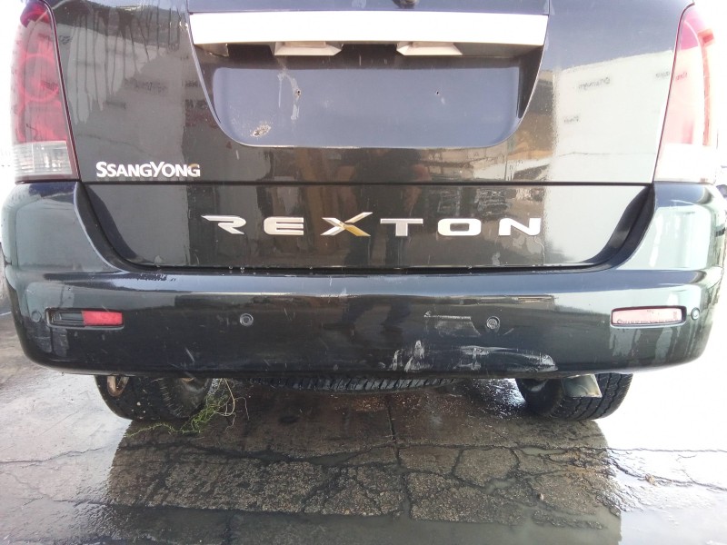 Recambio de paragolpes trasero para ssangyong rexton 2.7 turbodiesel cat referencia OEM IAM 7881008000  