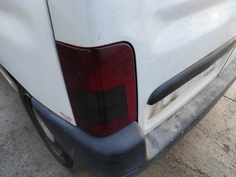 Recambio de piloto trasero izquierdo para peugeot partner (s2) 1.9 diesel referencia OEM IAM 16223531  