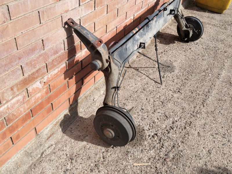 Recambio de puente trasero para renault express furgoneta/monovolumen (f40_, g40_) 1.4 (f402) referencia OEM IAM 7701466736  